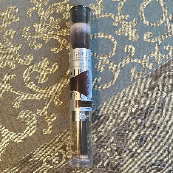 IT Airbrush Dual Ended Flawless Complection Concealer & Foundation Brush#132 - Picture 2 of 8